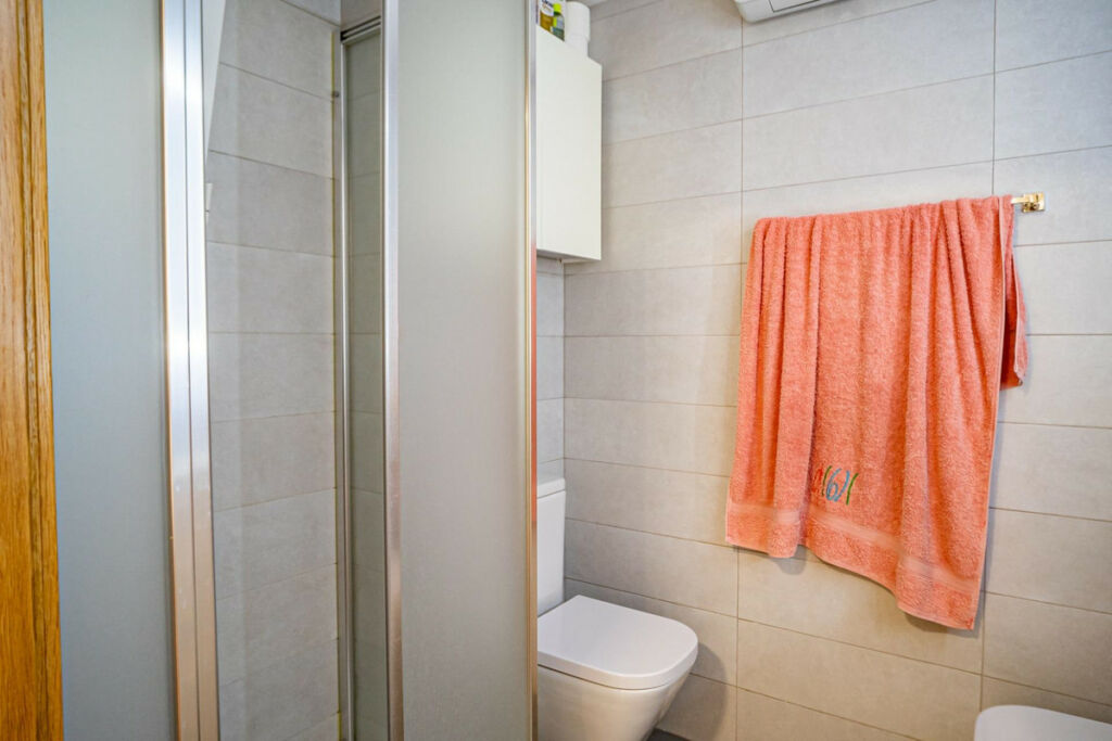 Middle Floor Apartment Benidorm Alicante - image 17