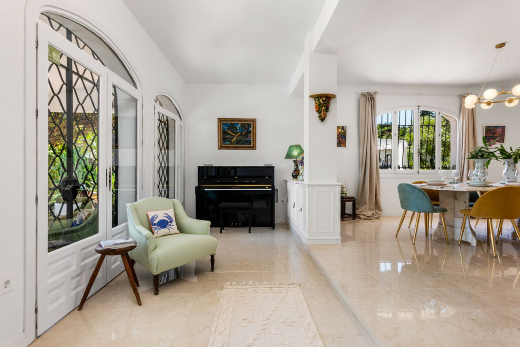 Detached Villa Nueva Andalucía Málaga - image 17