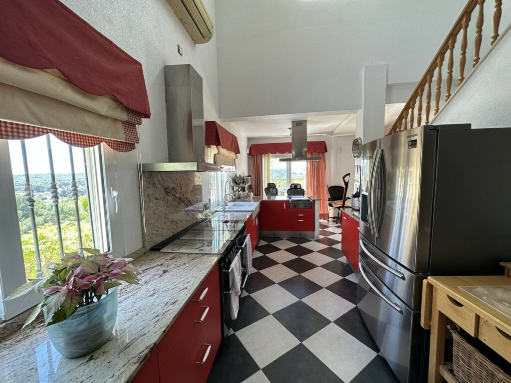 Detached Villa Villamartin Alicante - image 17