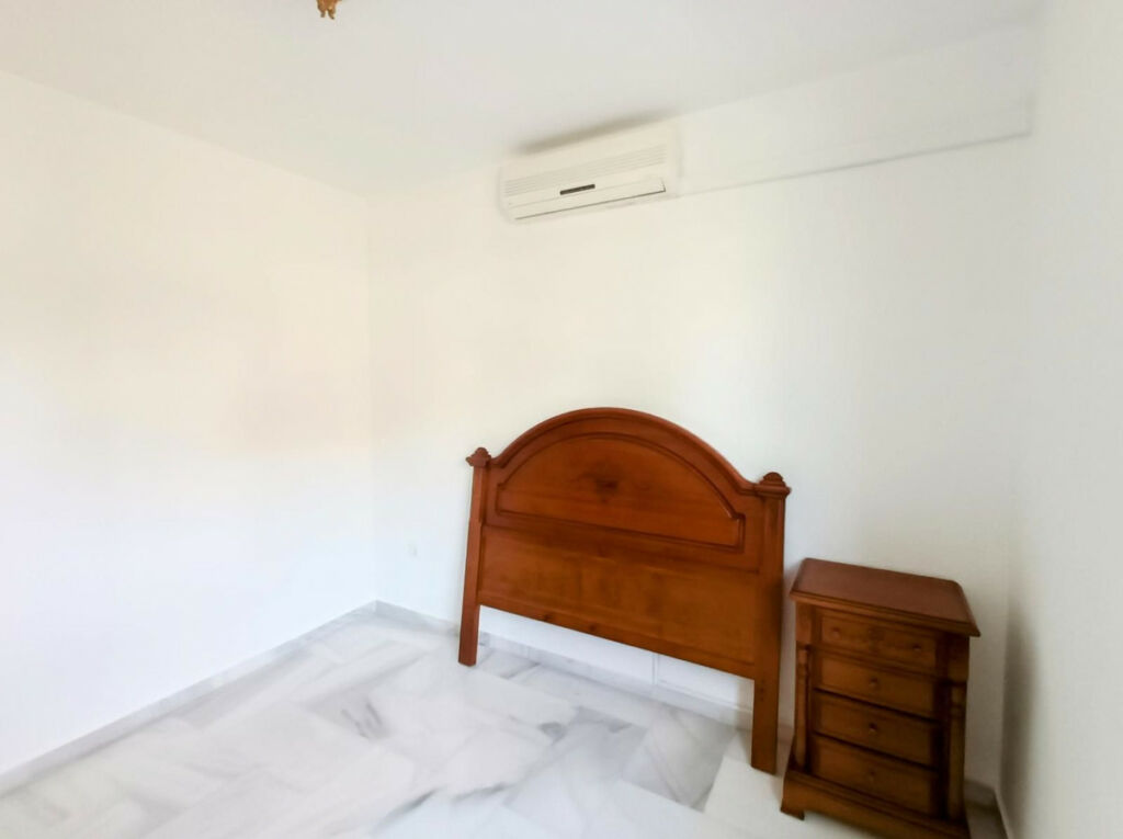 Ground Floor Apartment La Carihuela Málaga - image 17