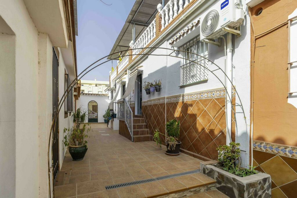 Townhouse Las Lagunas Málaga - image 17