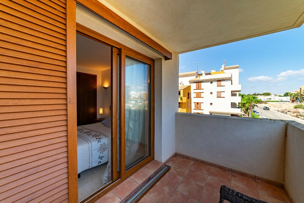 Middle Floor Apartment Punta Prima Alicante - image 17