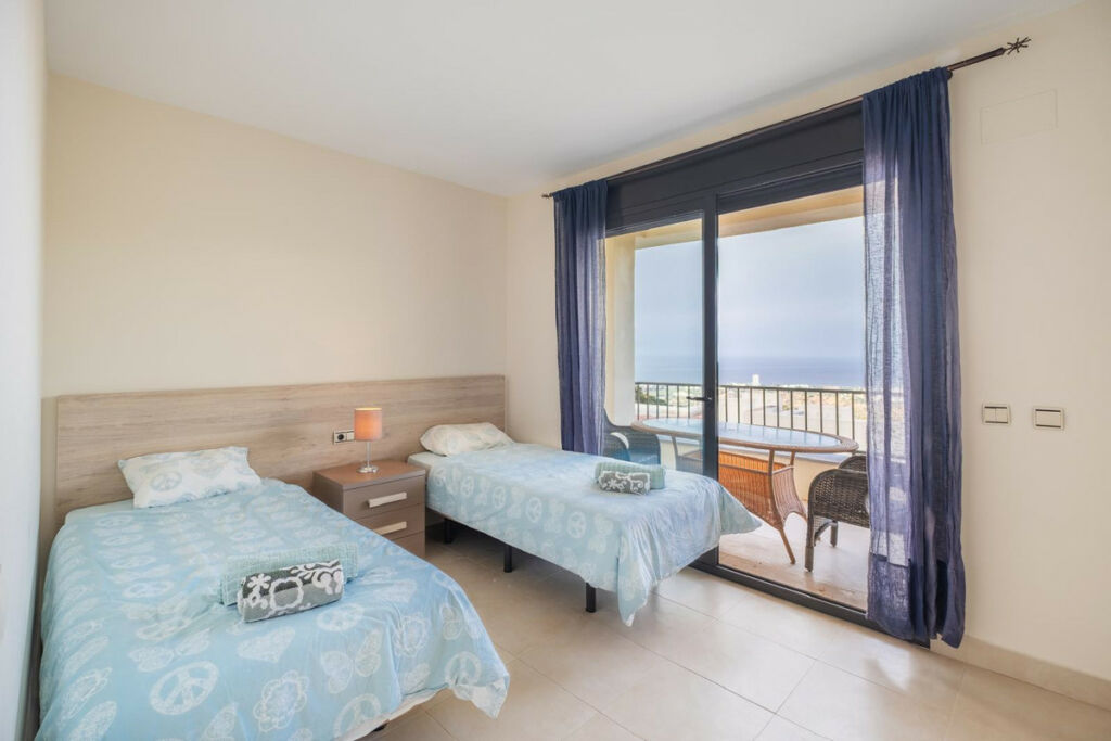 Middle Floor Apartment Altos de los Monteros Málaga - image 17