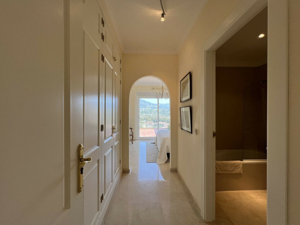 Penthouse La Cala Hills Málaga - image 17