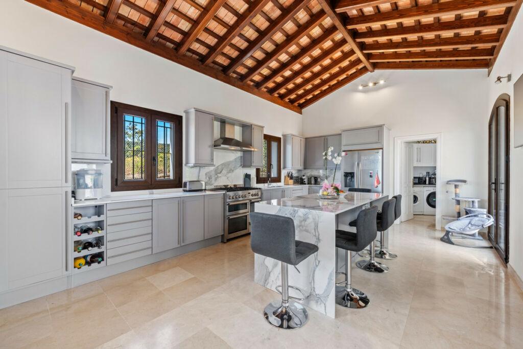 Detached Villa Sotogrande Cádiz - image 17