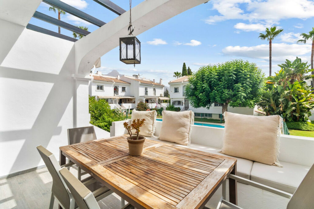 Townhouse Nueva Andalucía Málaga - image 17