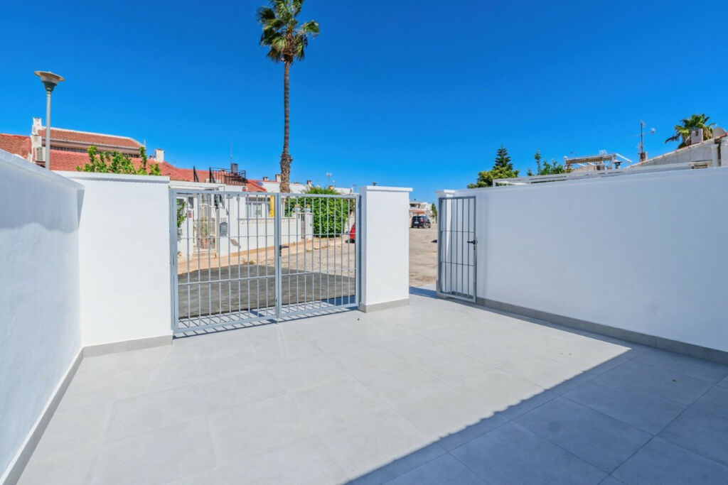 Bungalow Torrevieja Alicante - image 17