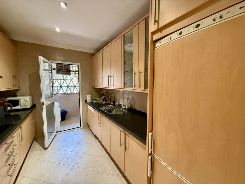 Middle Floor Apartment Elviria Málaga - image 17