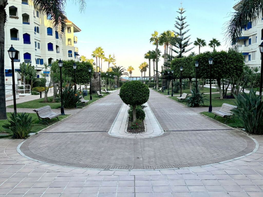 Ground Floor Apartment Estepona Málaga - image 17