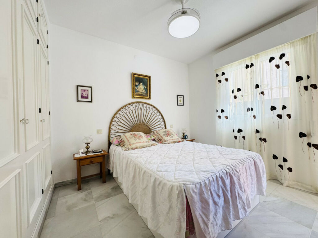 Middle Floor Apartment San Luis de Sabinillas Málaga - image 17