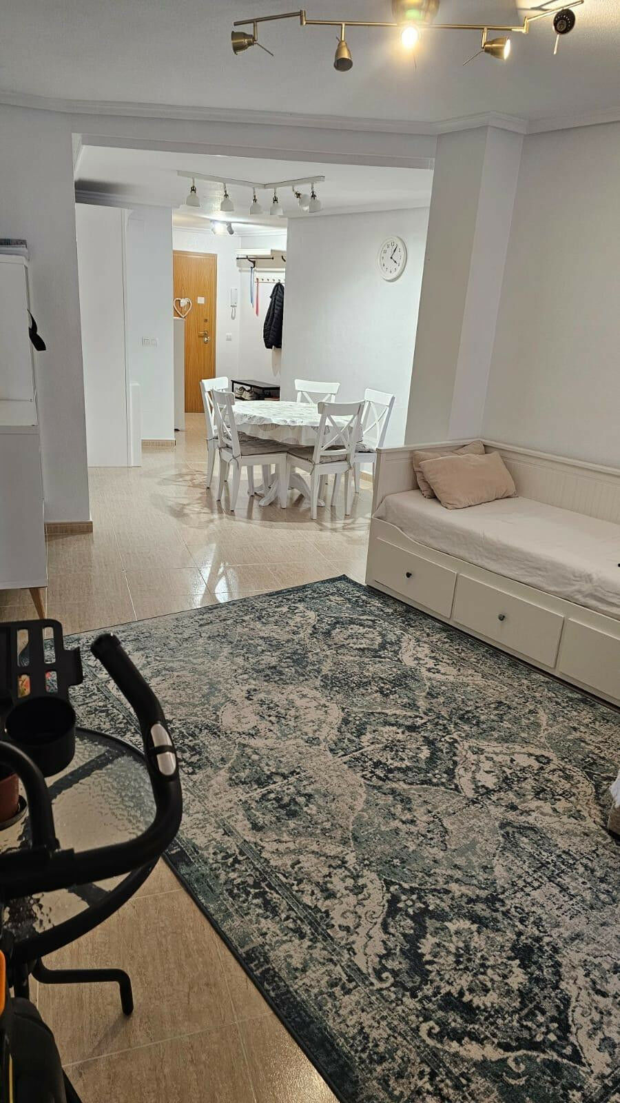 Middle Floor Apartment Torrevieja Alicante - image 17