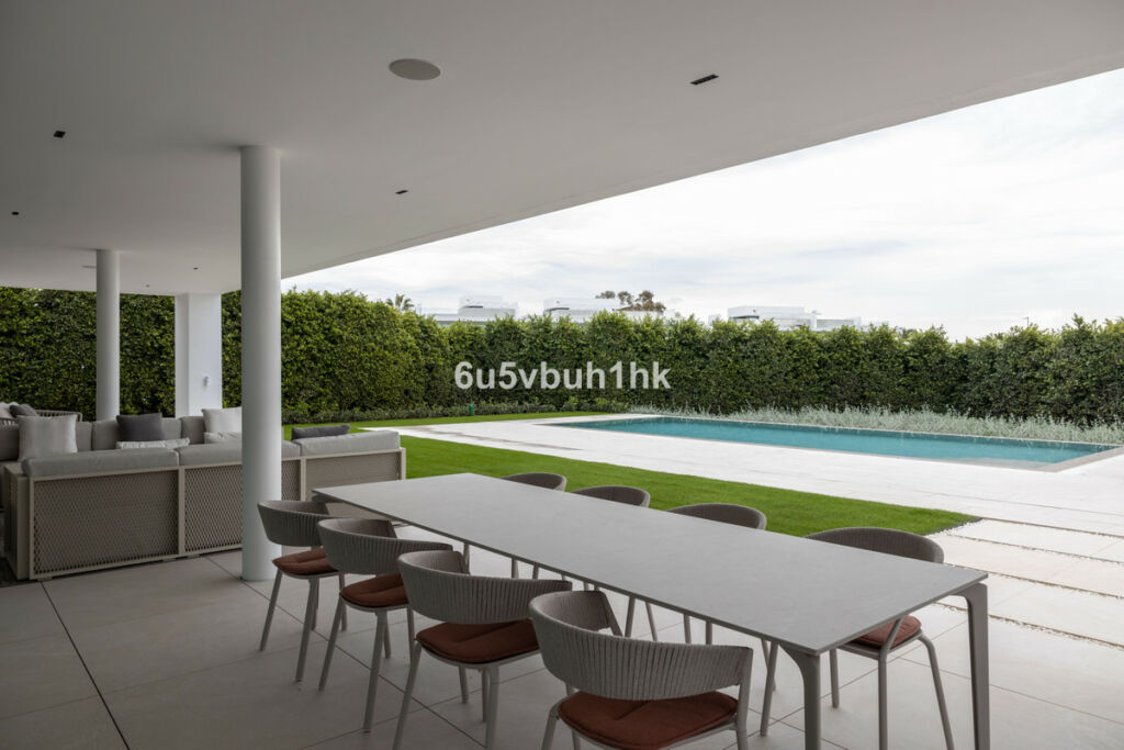 Detached Villa The Golden Mile Málaga - image 17