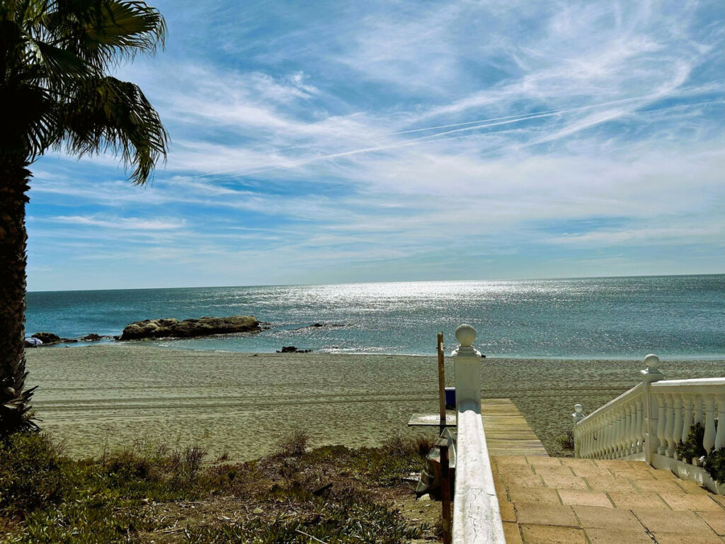 Townhouse Manilva Málaga - image 17