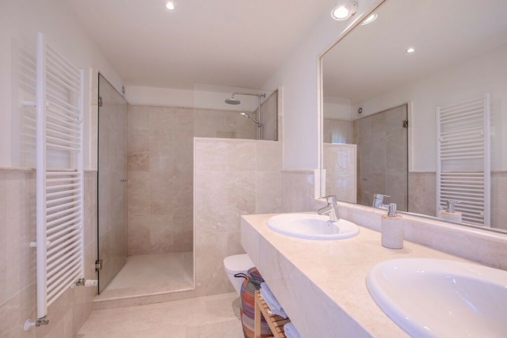 Detached Villa Marbesa Málaga - image 17