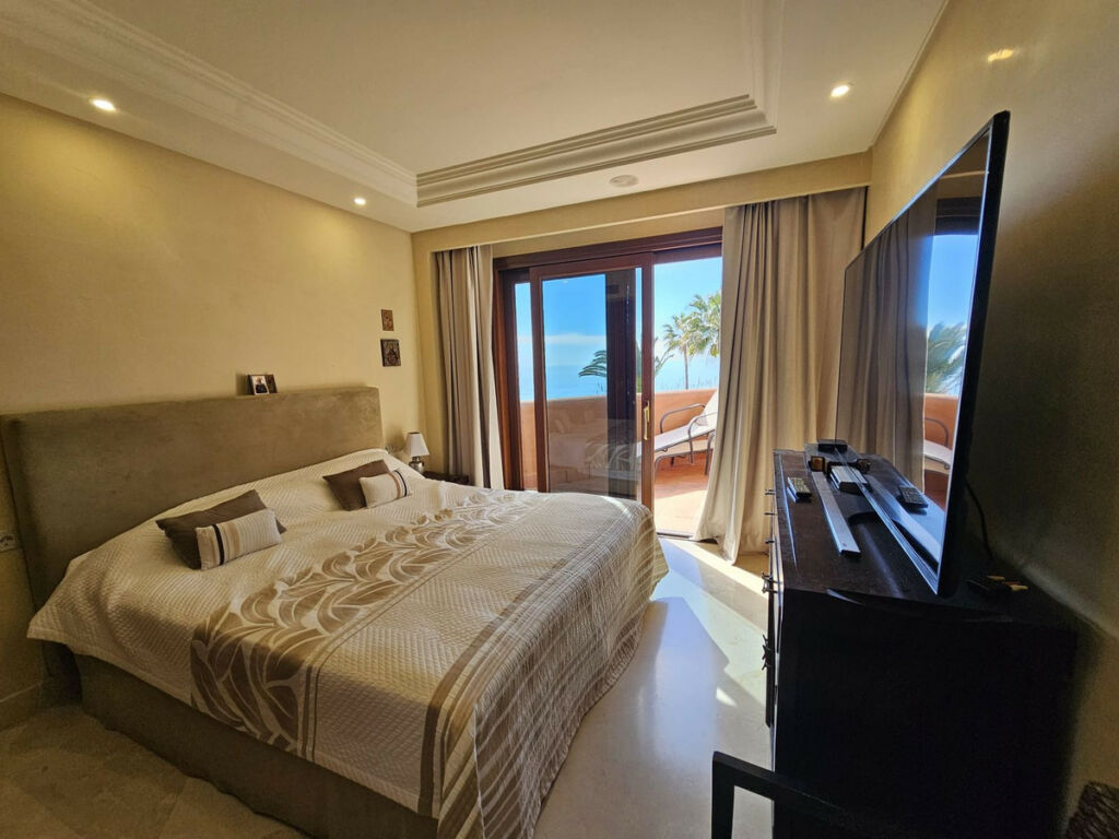 Middle Floor Apartment Estepona Málaga - image 17