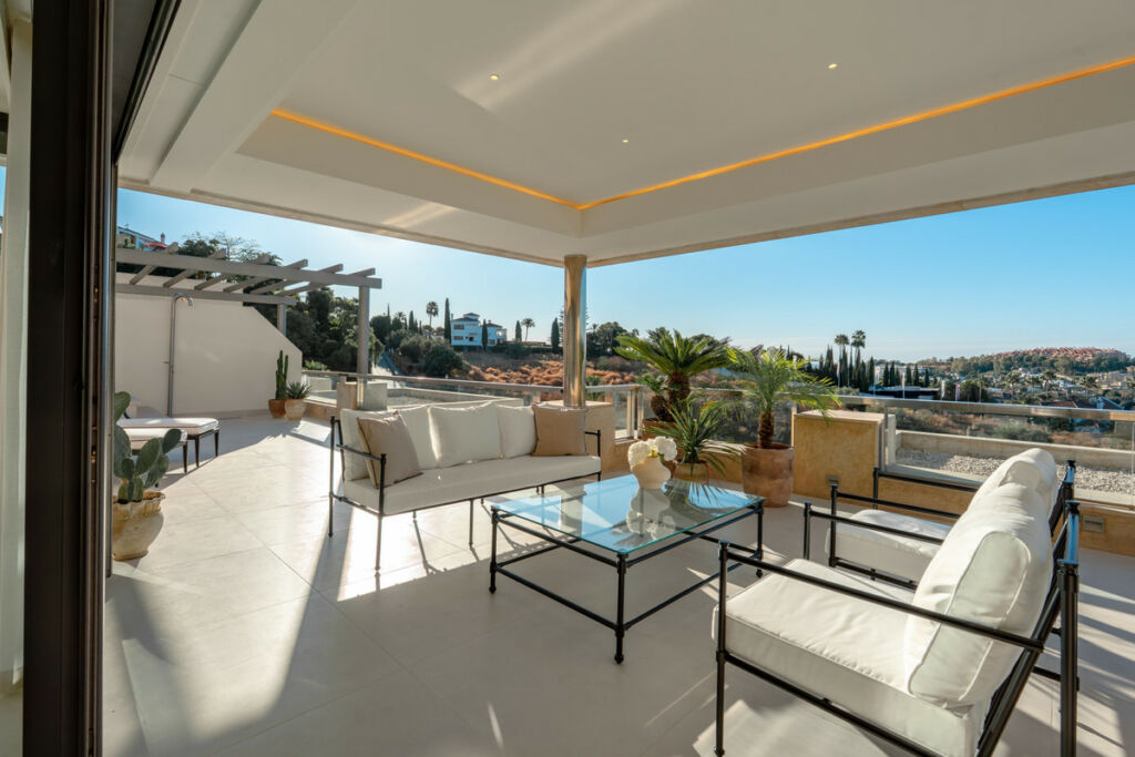 Middle Floor Apartment Nueva Andalucía Málaga - image 17