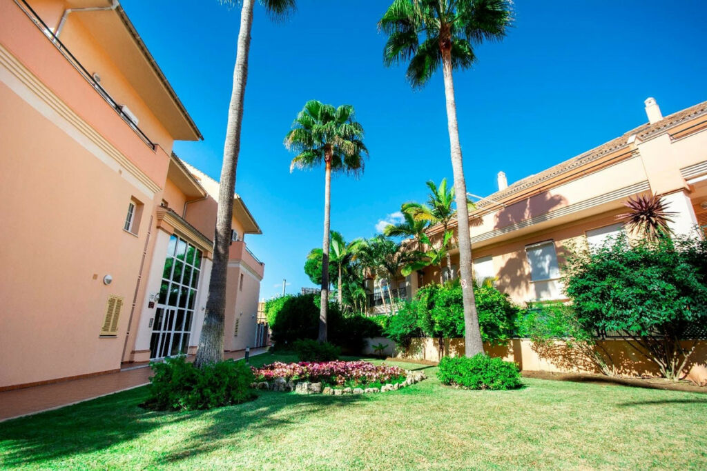 Top Floor Apartment Marbella Málaga - image 17