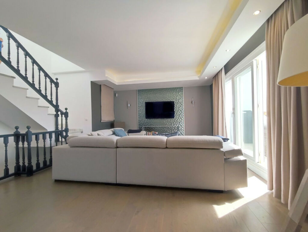 Townhouse Nagüeles Málaga - image 17