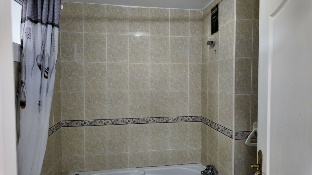 Middle Floor Apartment Benalmadena Málaga - image 17