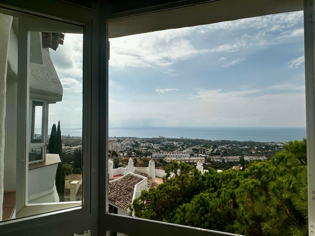 Penthouse Calahonda Málaga - image 17