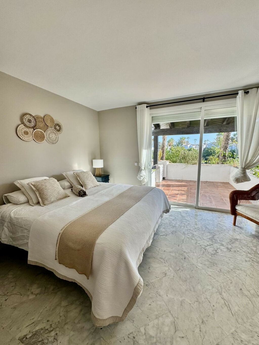 Townhouse New Golden Mile Málaga - image 17