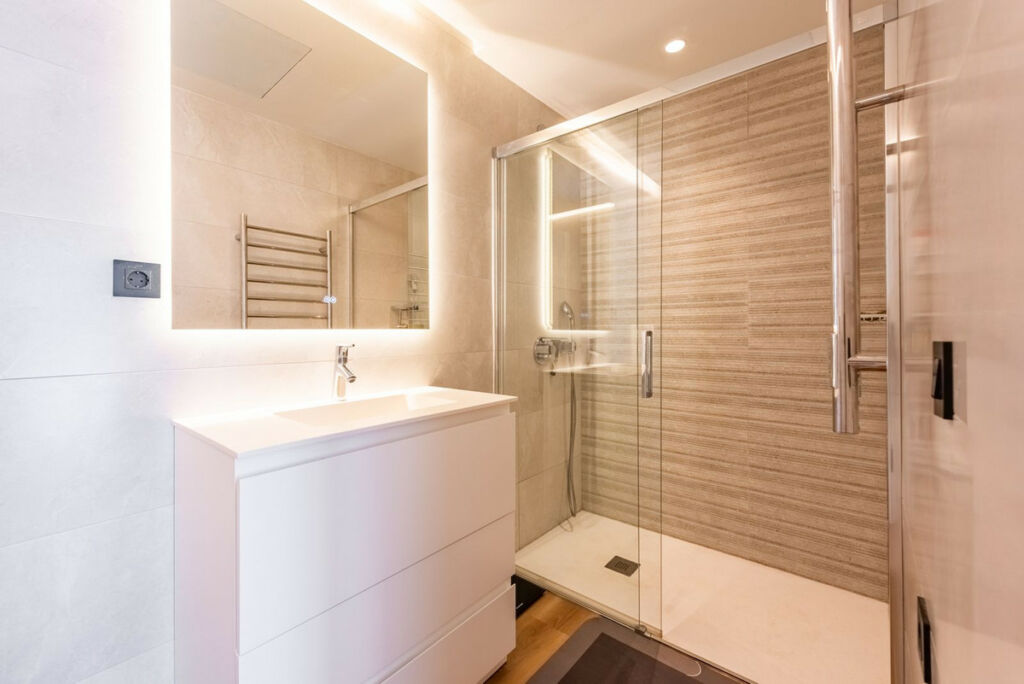Middle Floor Apartment Estepona Málaga - image 17