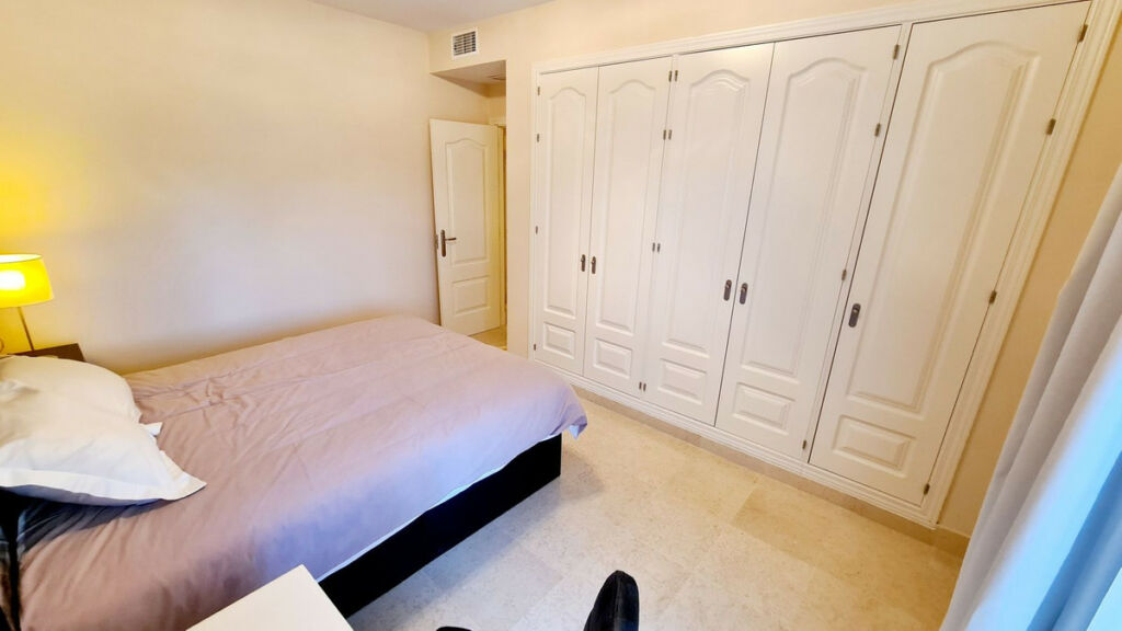 Middle Floor Apartment Benahavís Málaga - image 18