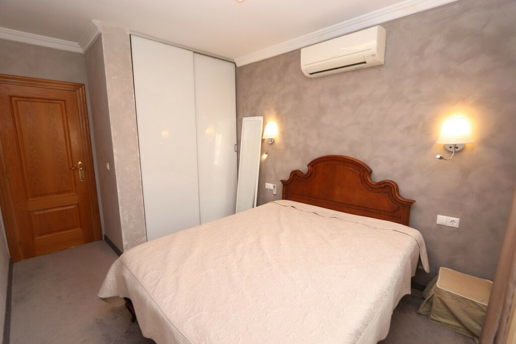 Semi-Detached House Torrevieja Alicante - image 17