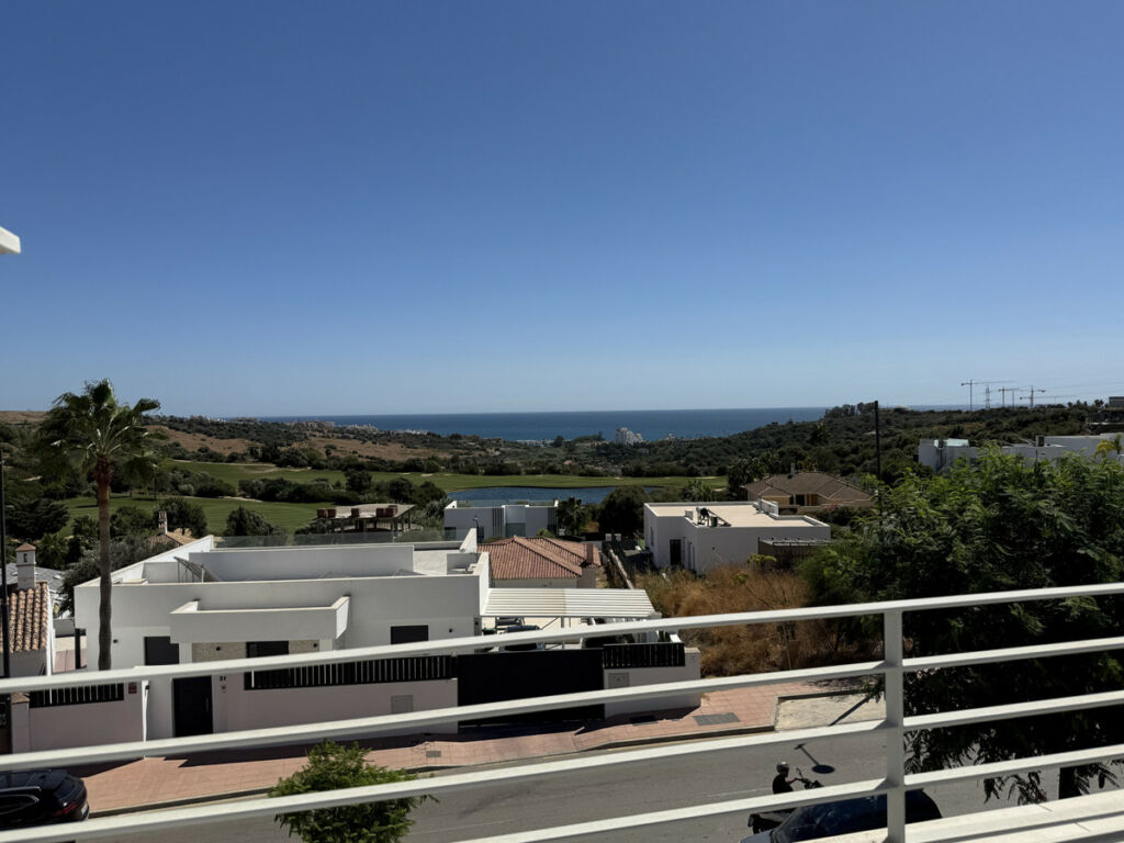 Middle Floor Apartment Estepona Málaga - image 17