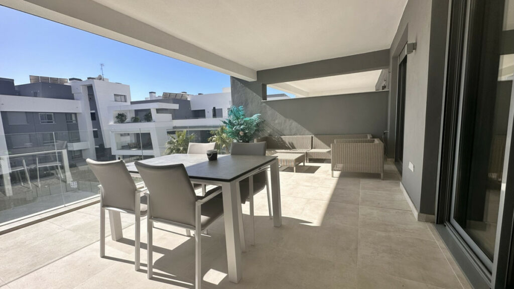 Middle Floor Apartment Selwo Málaga - image 17