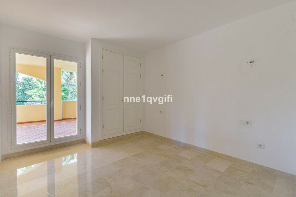 Middle Floor Apartment Elviria Málaga - image 12