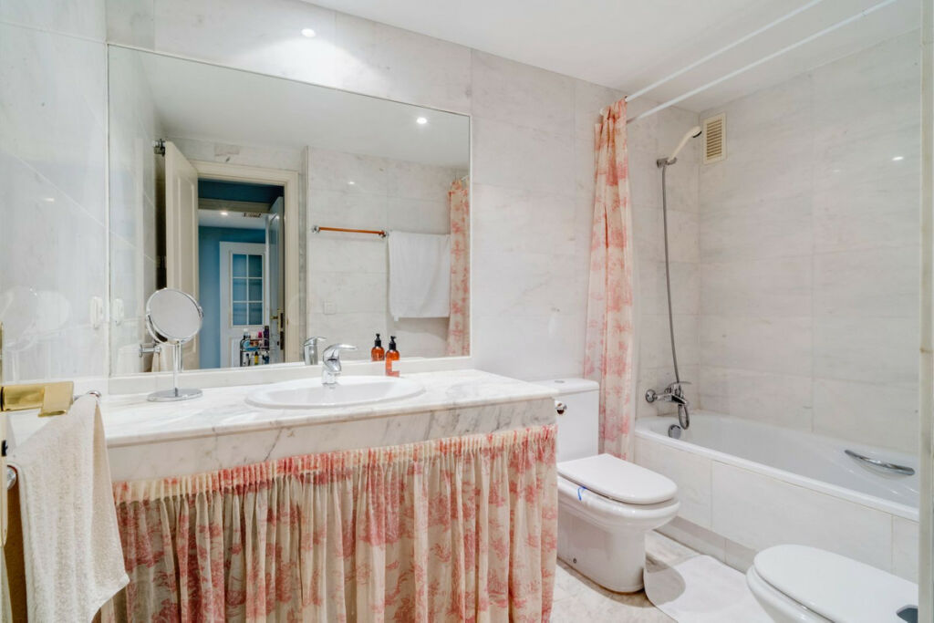 Middle Floor Apartment Bahía de Marbella Málaga - image 17