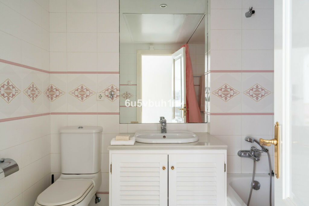 Middle Floor Apartment Marbella Málaga - image 21