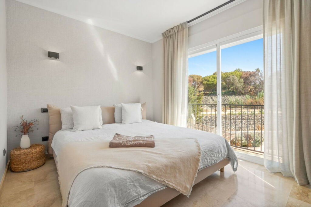 Detached Villa Nueva Andalucía Málaga - image 17
