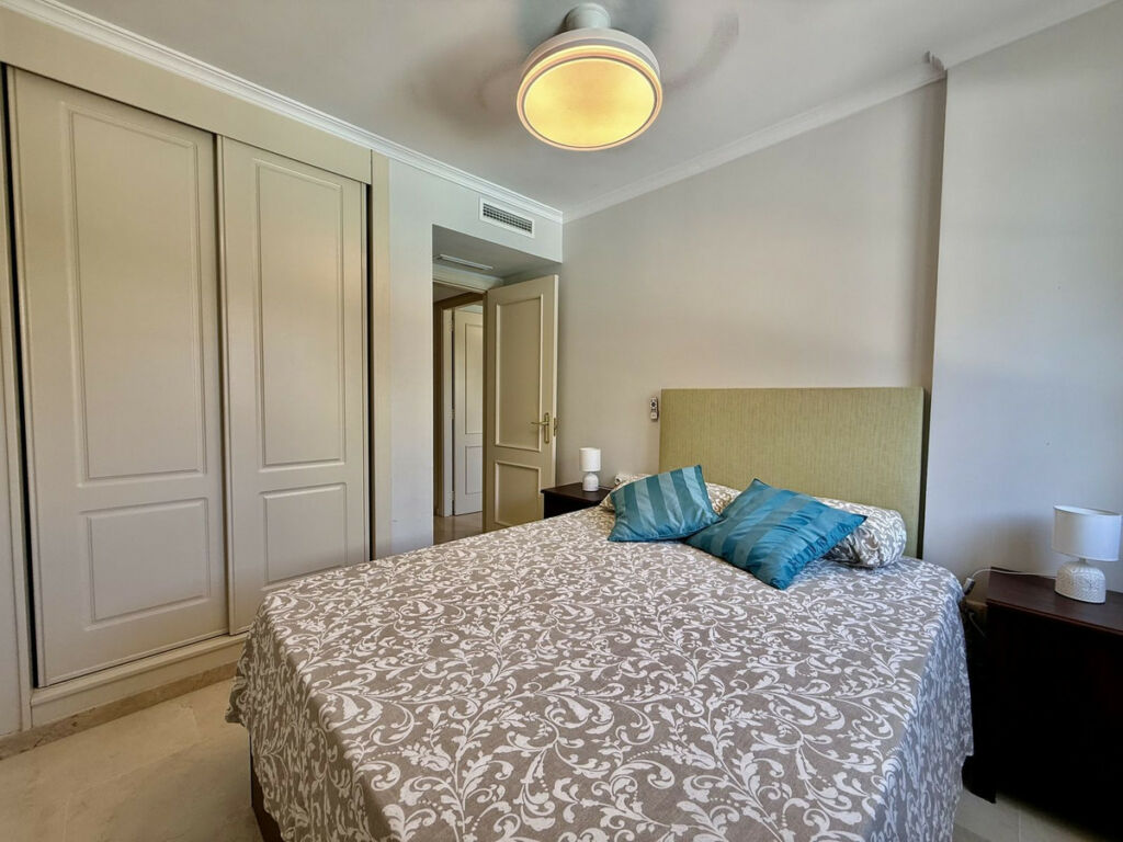 Middle Floor Apartment Sotogrande Puerto Cádiz - image 17