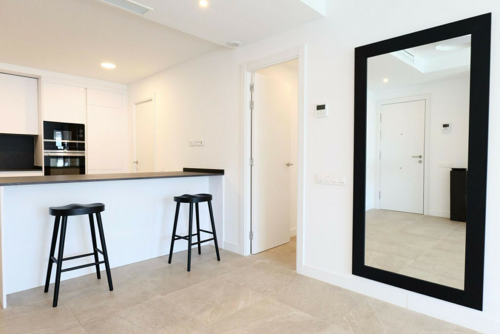Middle Floor Apartment Estepona Málaga - image 17