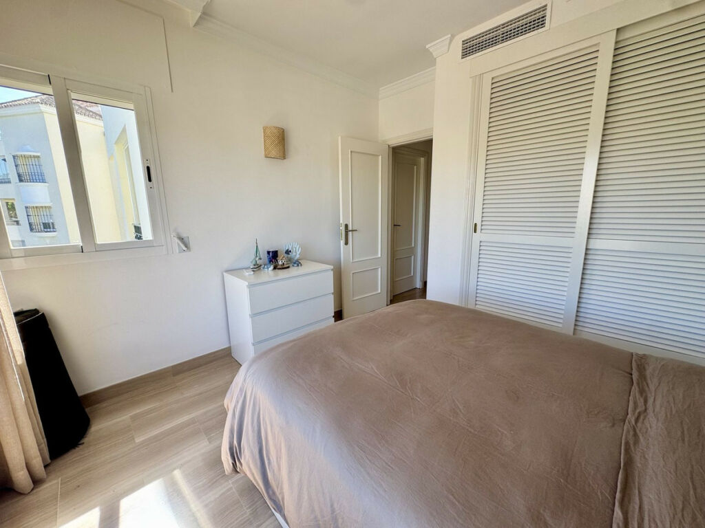 Middle Floor Apartment Elviria Málaga - image 17