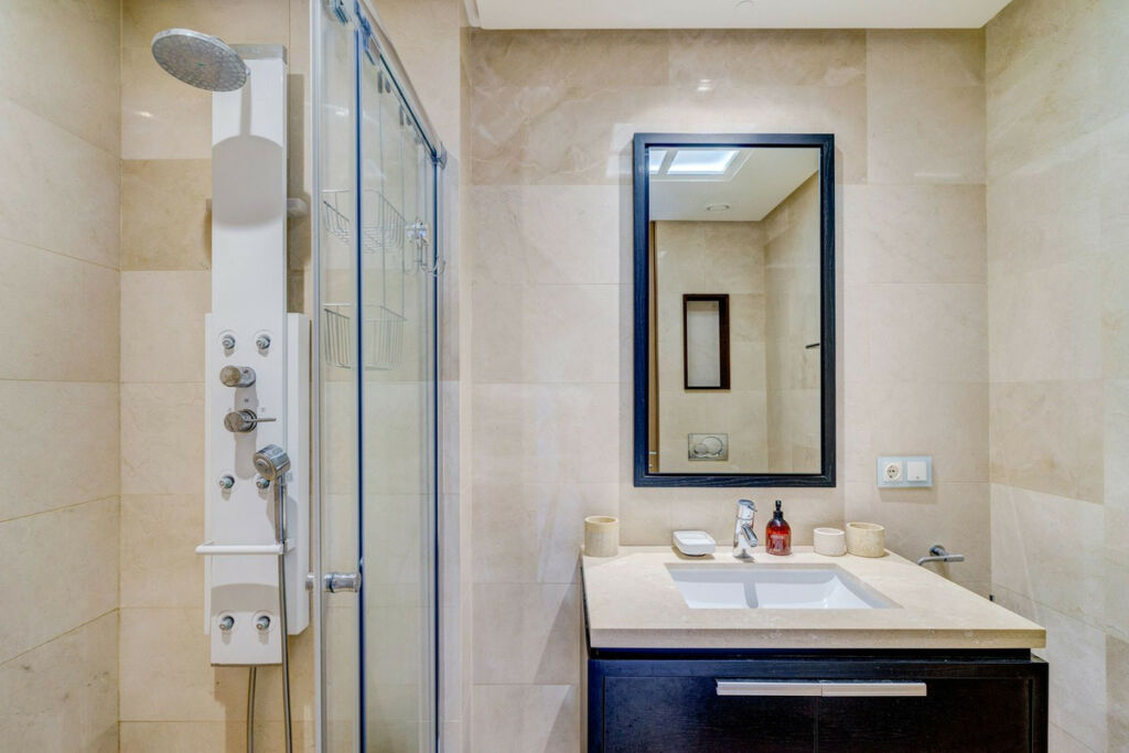 Middle Floor Apartment La Quinta Málaga - image 17