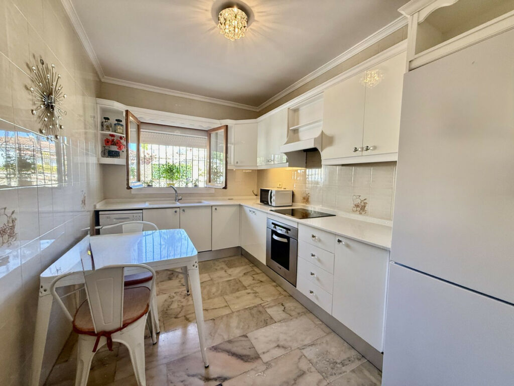 Detached Villa Benalmadena Málaga - image 17