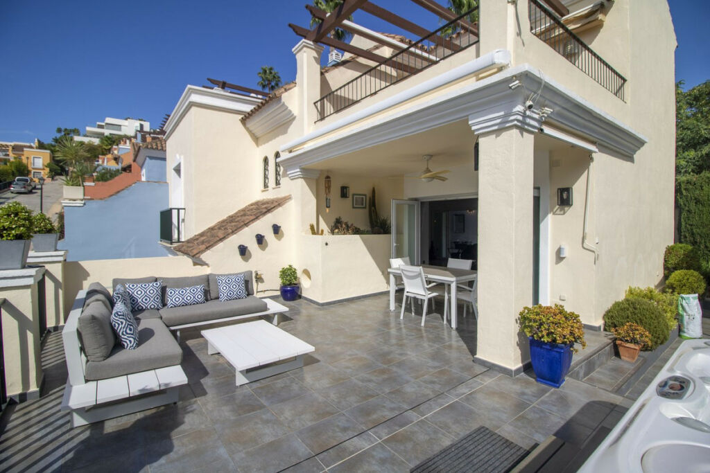 Semi-Detached House Nueva Andalucía Málaga - image 17