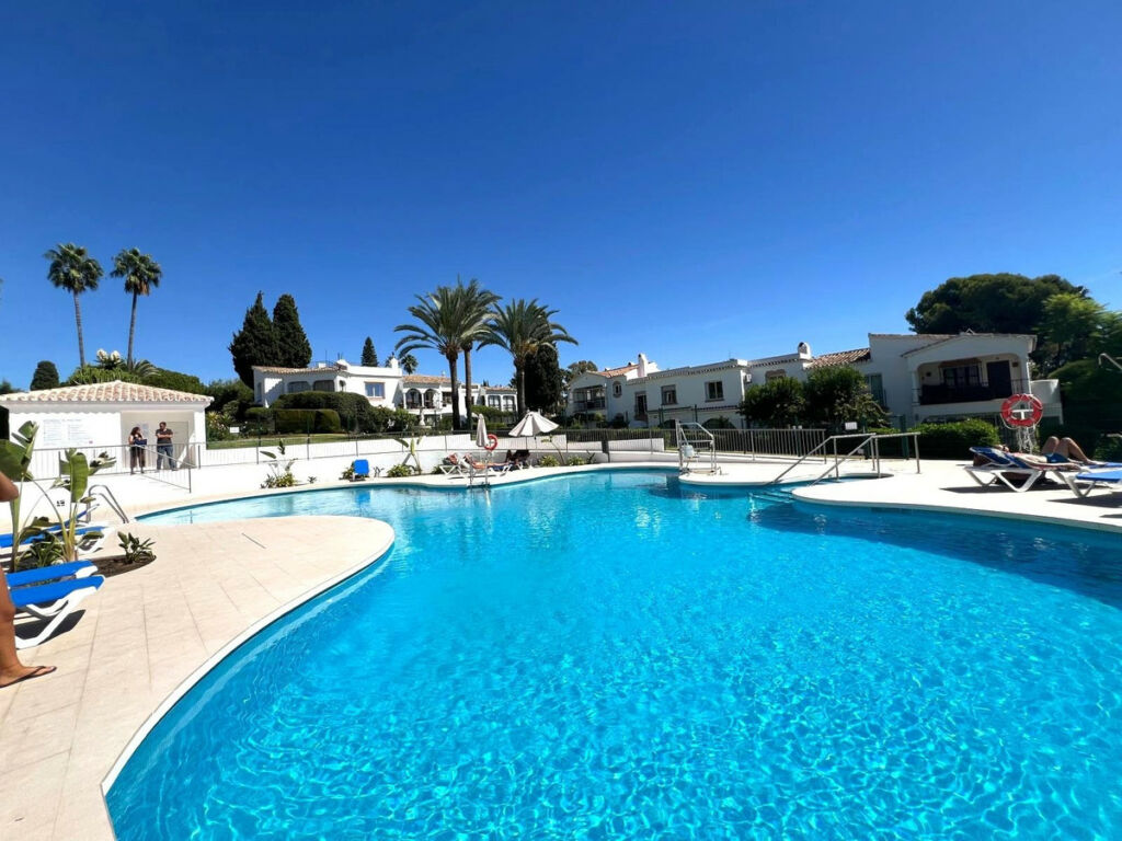 Top Floor Apartment El Paraiso Málaga - image 17