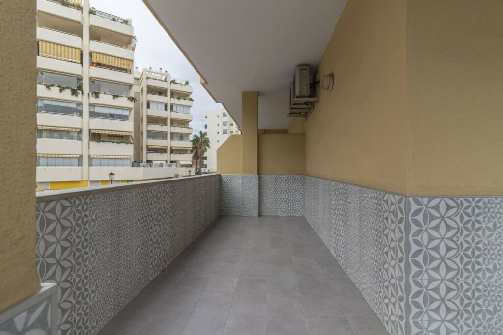 Middle Floor Apartment Fuengirola Málaga - image 17
