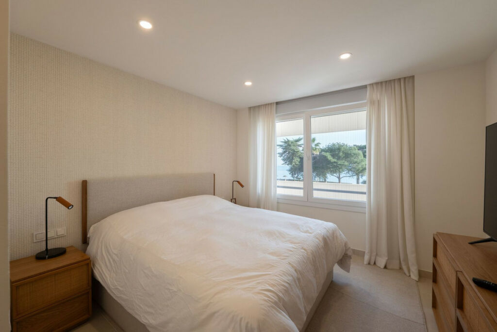 Middle Floor Apartment Estepona Málaga - image 17