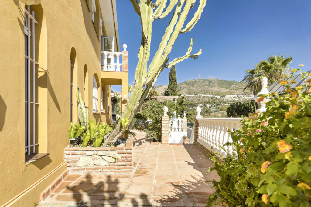 Detached Villa Torremuelle Málaga - image 17