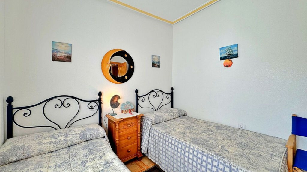 Middle Floor Apartment La Zenia Alicante - image 17
