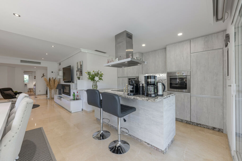 Ground Floor Apartment Estepona Málaga - image 17