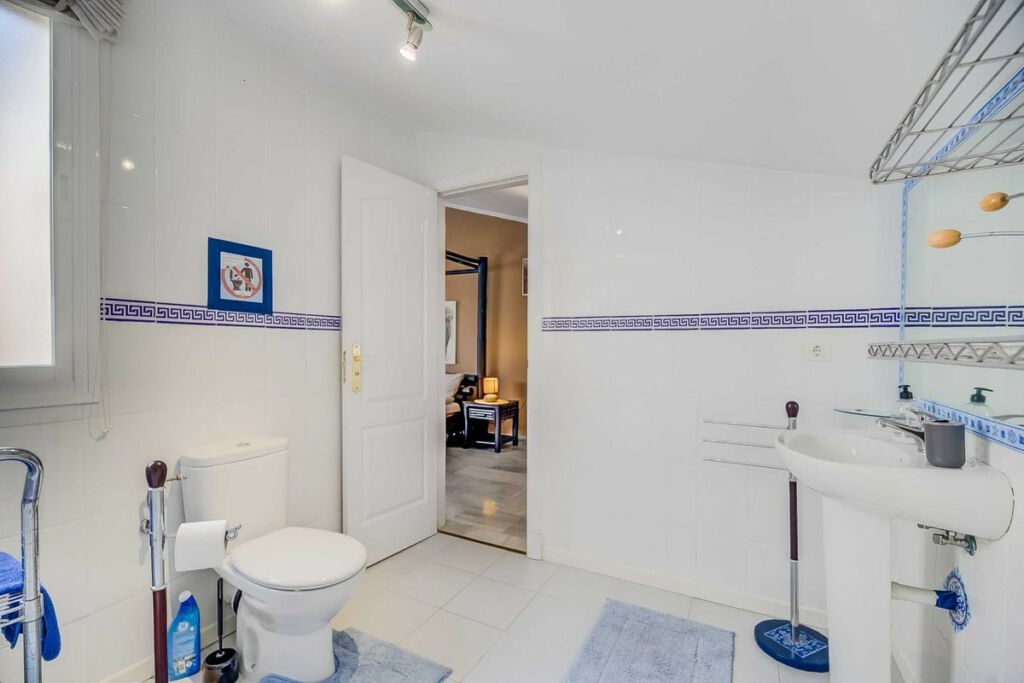 Penthouse Fuengirola Málaga - image 17