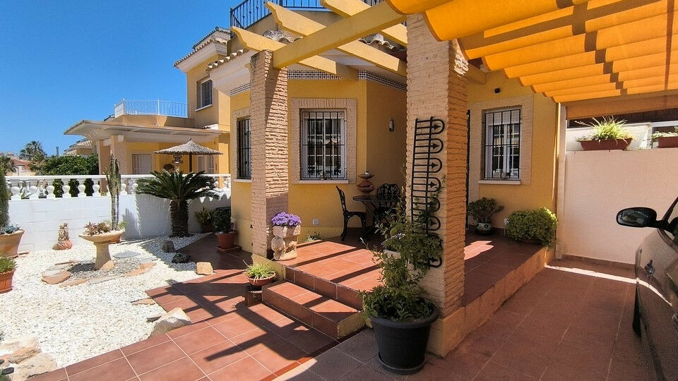 Detached Villa Algorfa Alicante - image 17