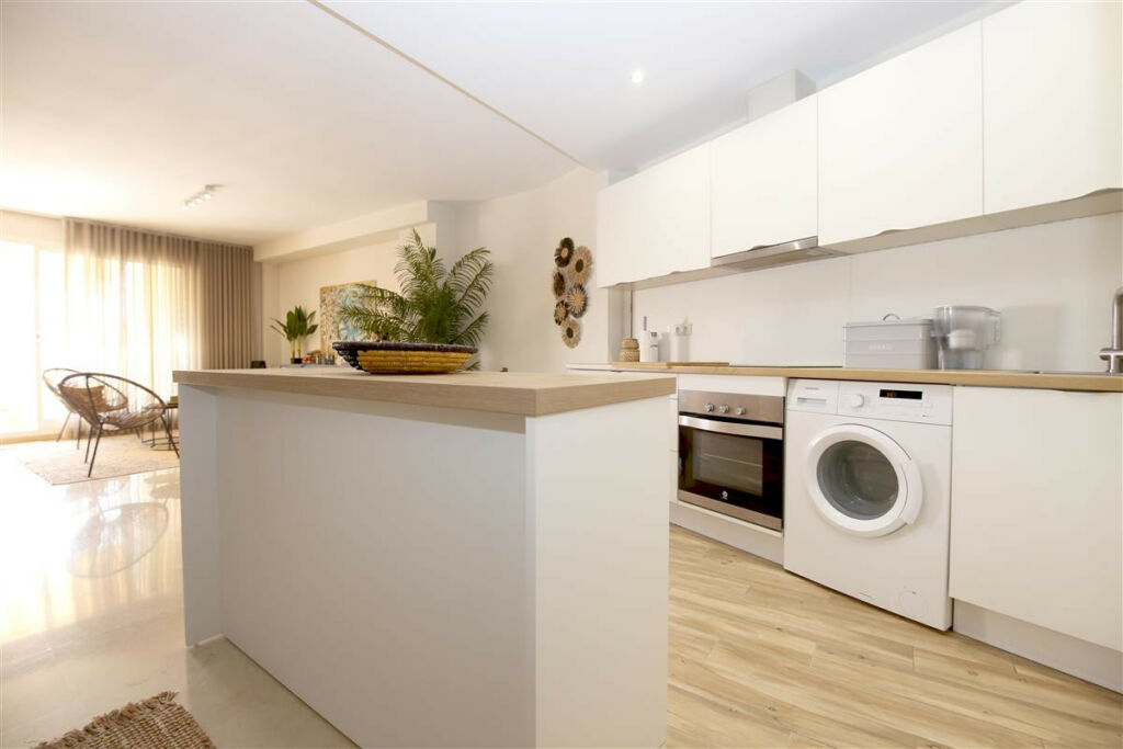 Middle Floor Apartment Estepona Málaga - image 17