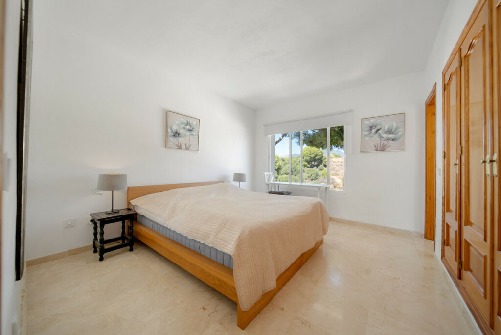 Penthouse Duplex Nueva Andalucía Málaga - image 17
